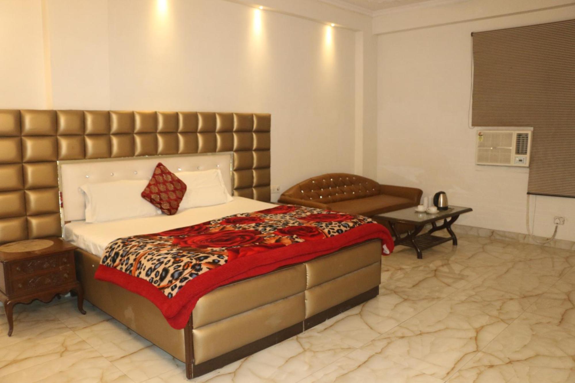 Swisston Palace Delhi  Bagian luar foto