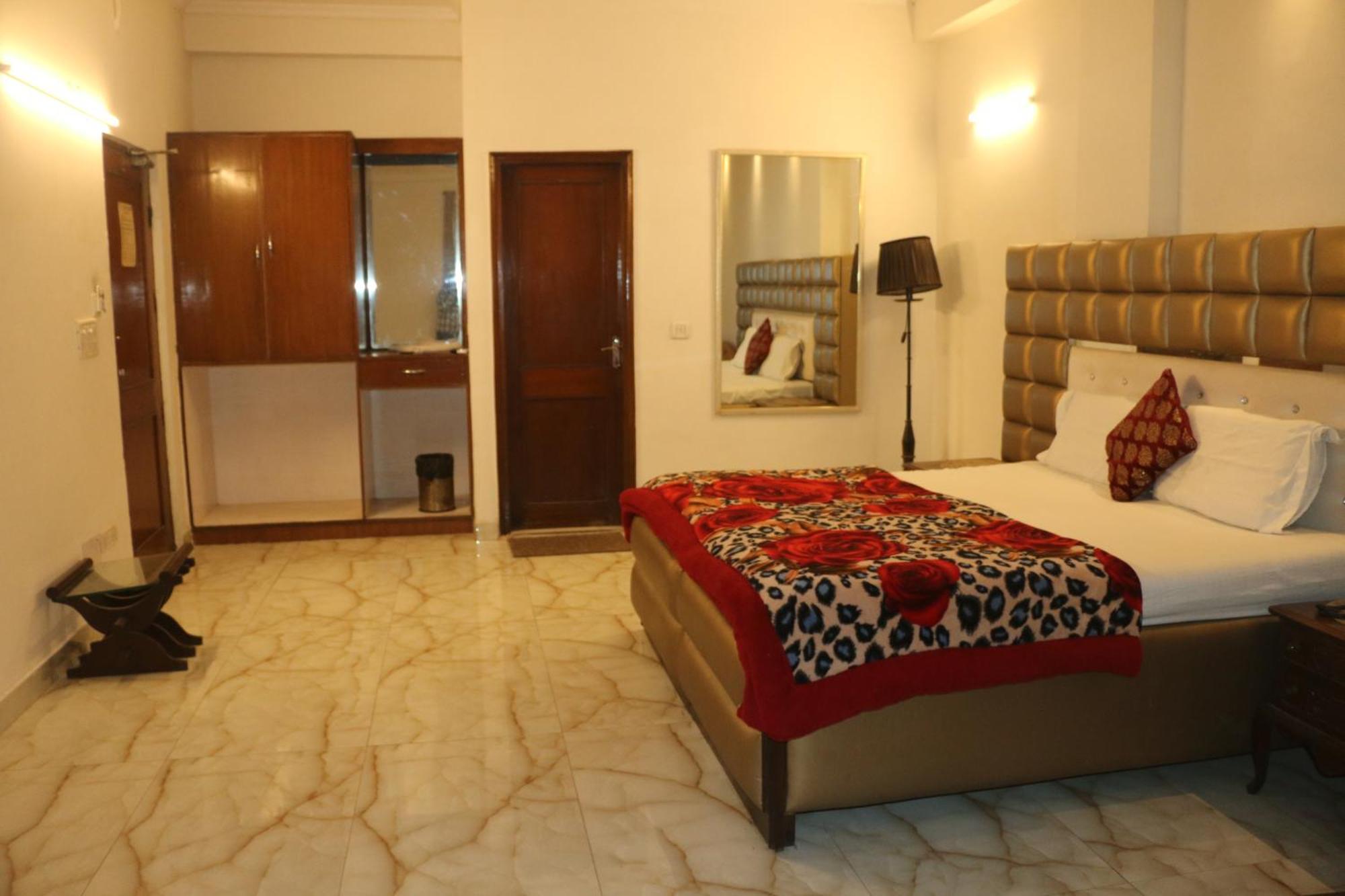 Swisston Palace Delhi  Bagian luar foto