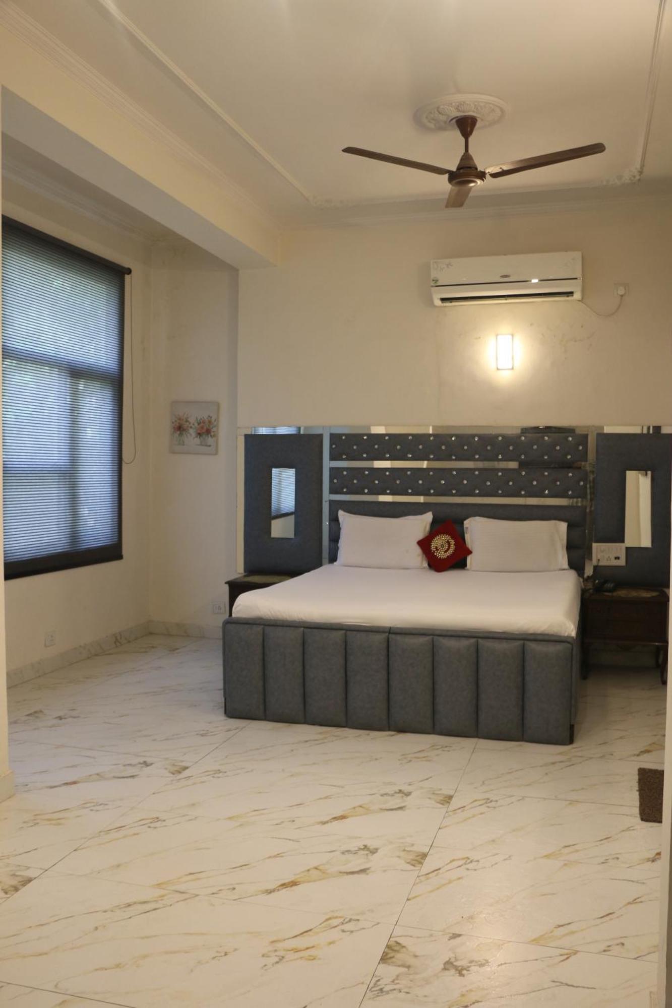 Swisston Palace Delhi  Bagian luar foto